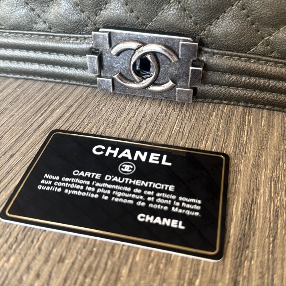 Chanel Large Boy Bag - Picture 16 of 17